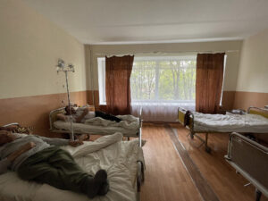 Patientenzimmer Klinikum Mukachevo, April 2024